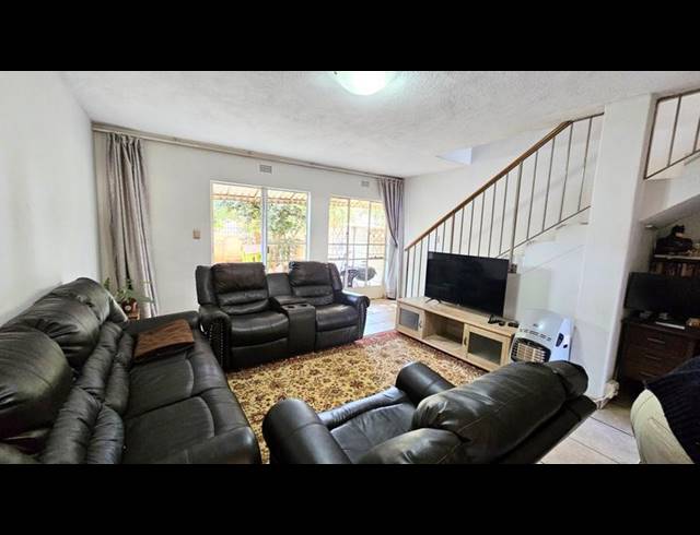 2 BEDROOM DUPLEX FOR SALE IN CROYDON